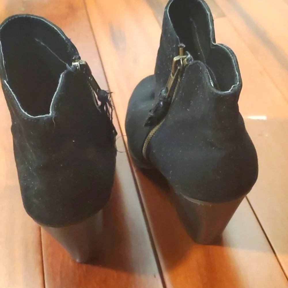 Charlotte Russe Black Suede boots booties Size 8